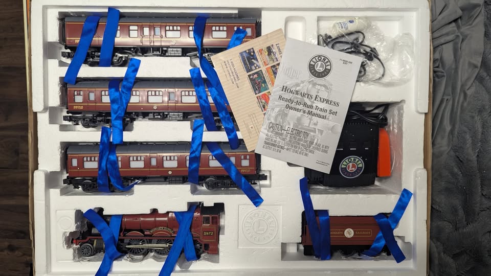 Harry Potter Hogwarts Express O-Gauge Train Set (#7-11020, 2007-A)